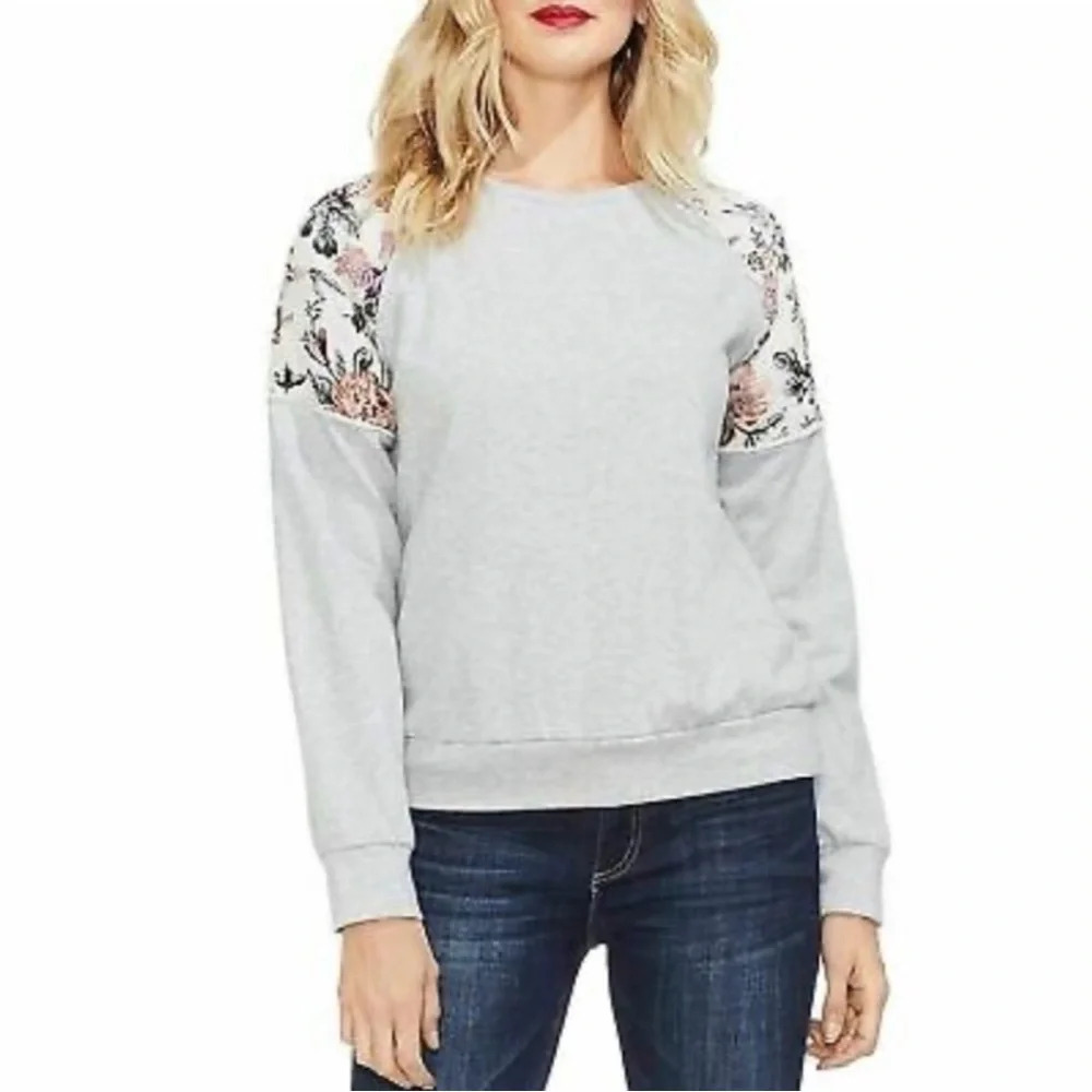 LAST CALL Vince Camuto Tapestry Shoulder Sweatshirt Top Women’s Size M